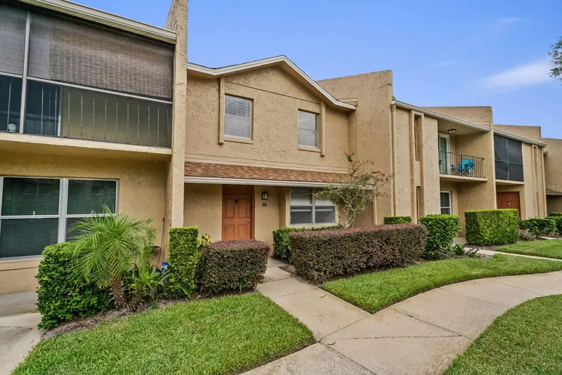 856 Park Lake Cir #51, FL