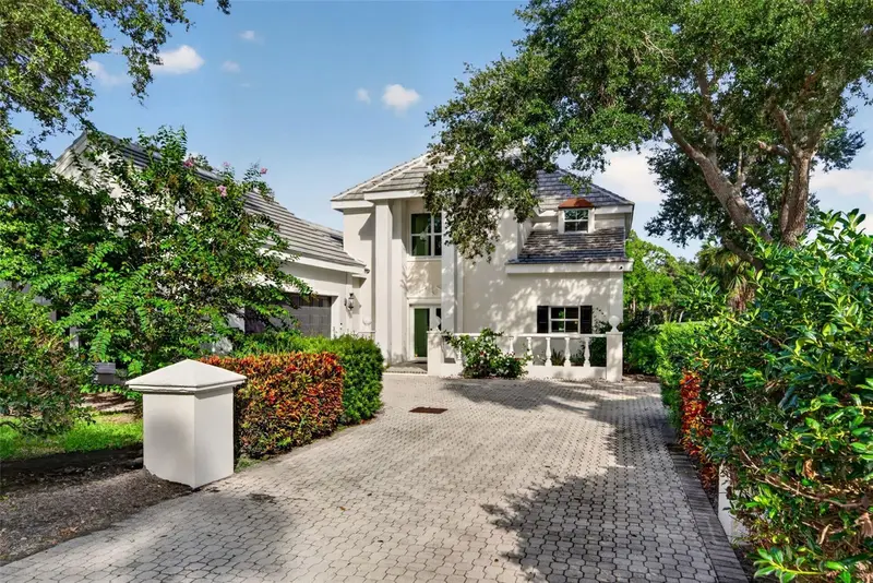 226 Saint James Park, FL