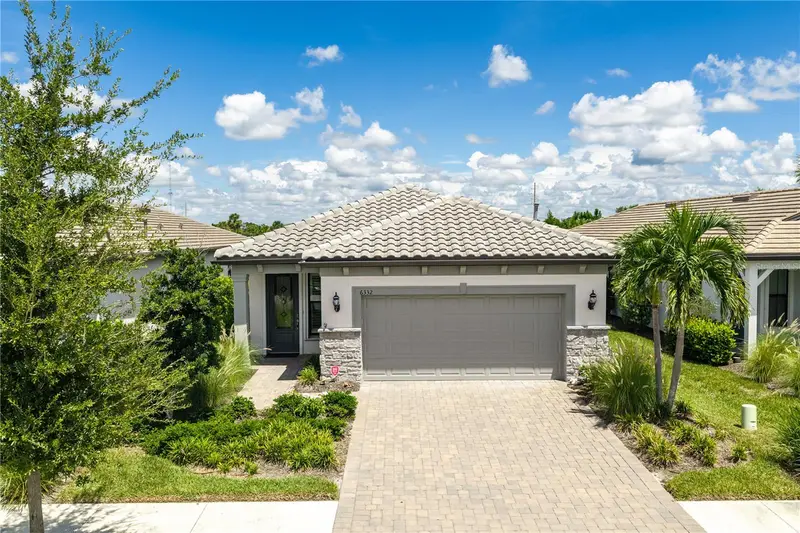 6332 Winding Pine Dr, FL