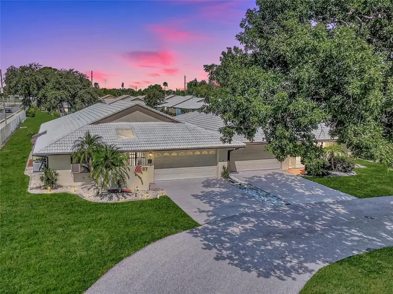 57 Sandstone Cir, FL
