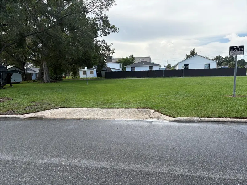 210 W 7th St, FL