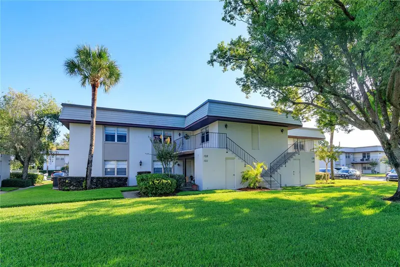 122 Windtree Ln #O, FL