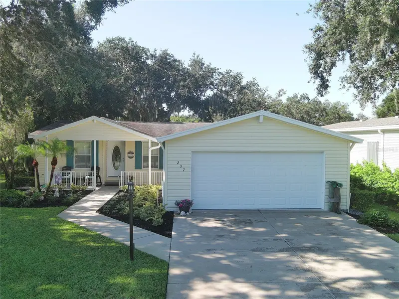 237 Navajo Dr, FL