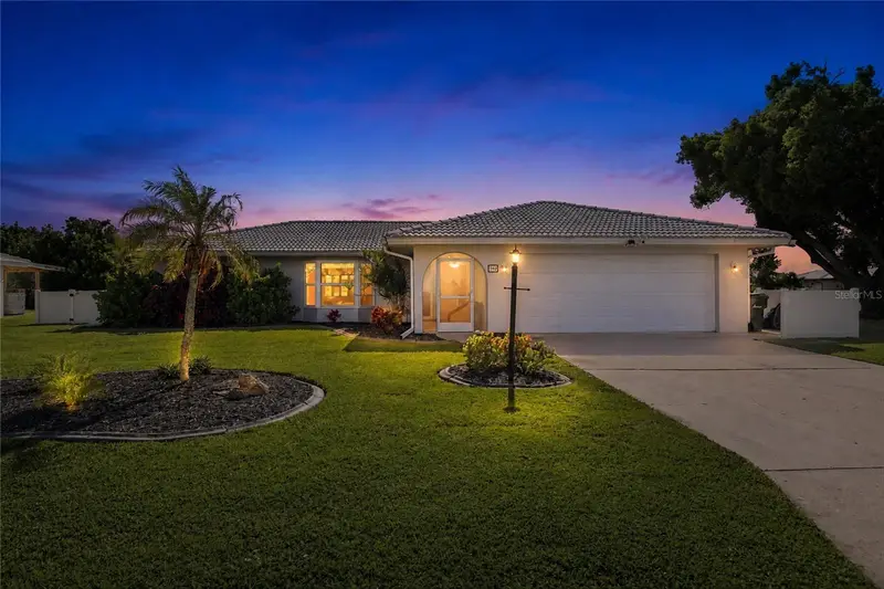 302 Degas Dr, FL
