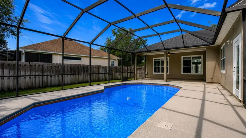 420 Twin Oaks Ln, FL