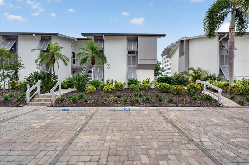 1130 W Peppertree Ln #118, FL