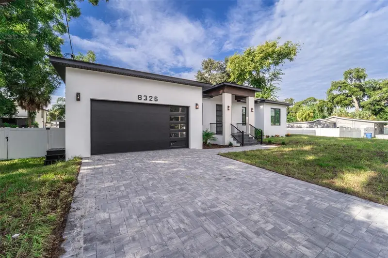 8326 June St, FL