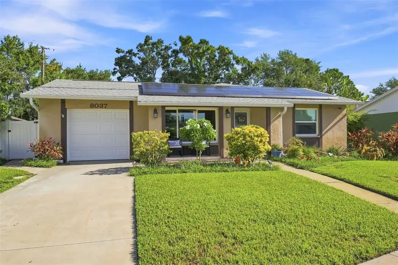 8037 Powder Horn Cir, FL