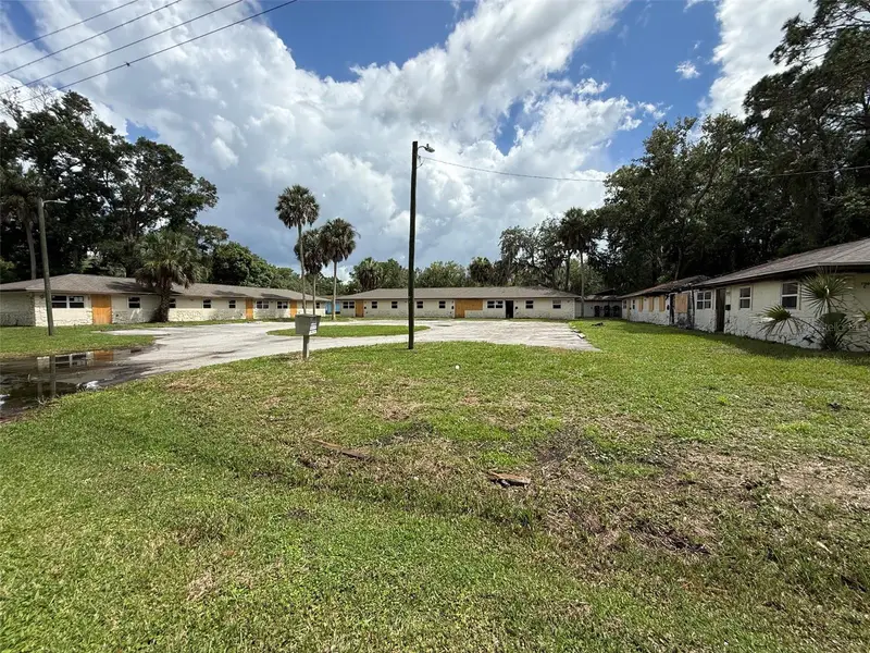 750 Ne 10th St, FL