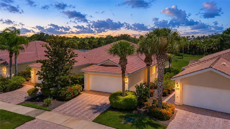 2133 Burgos Dr, FL