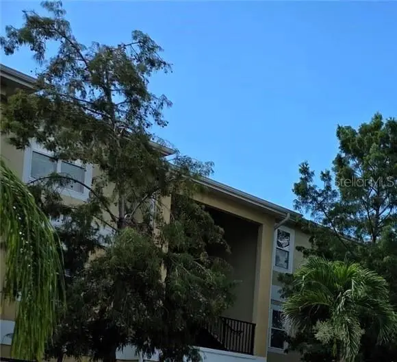 5111 Royal Palms Way #202, FL