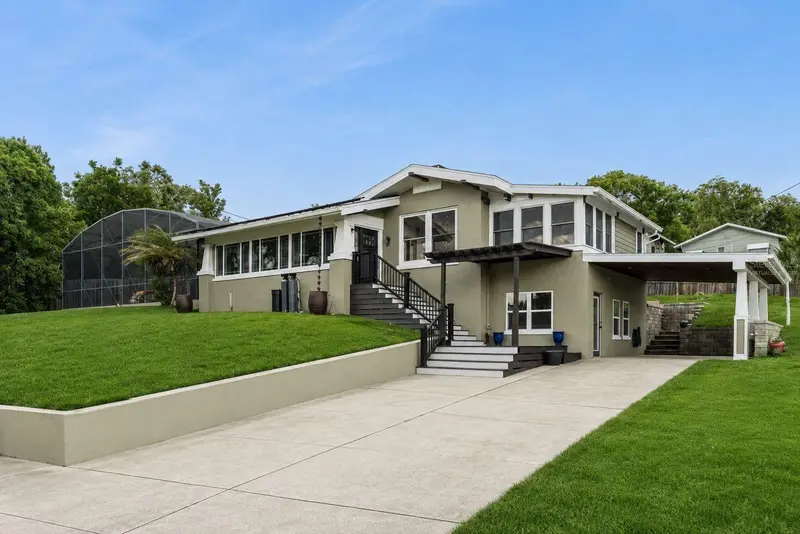344 Crystal Lake Dr, FL