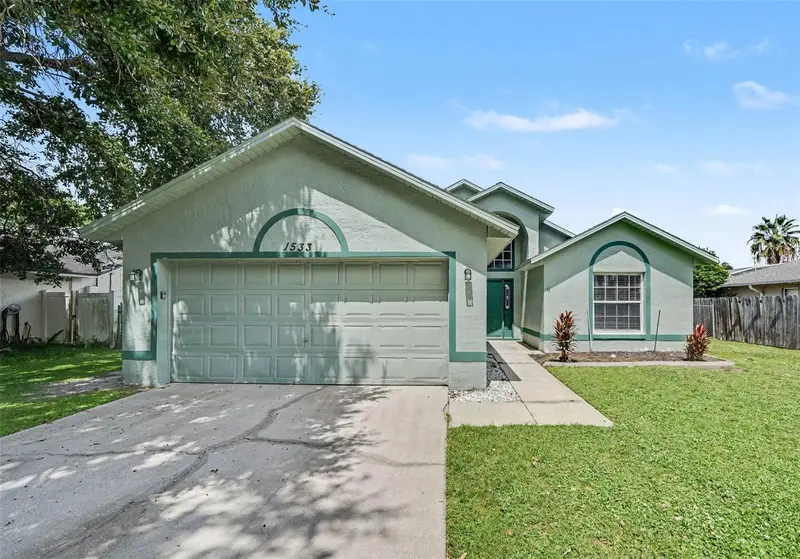 1533 Cypress Woods Cir, FL
