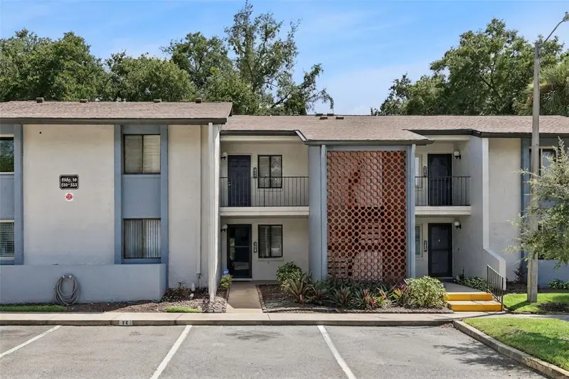16 Escondido Cir #221, FL