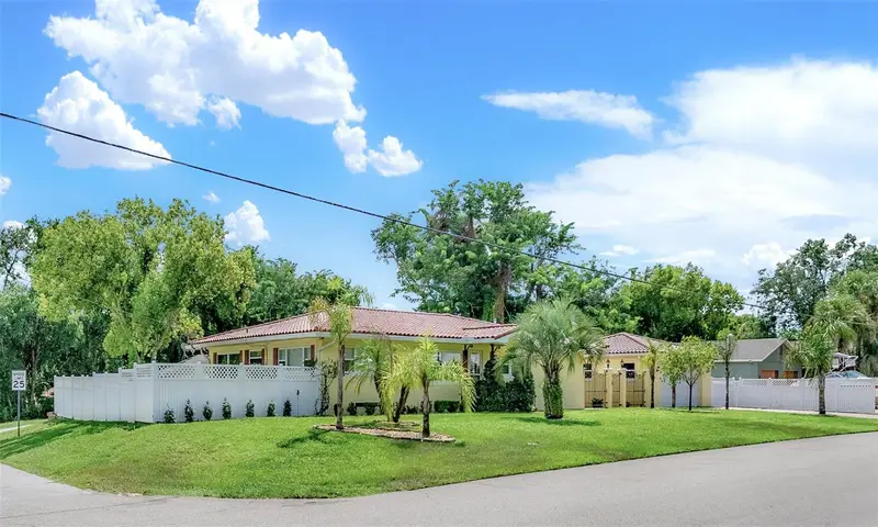 123 Sunrise Blvd, FL
