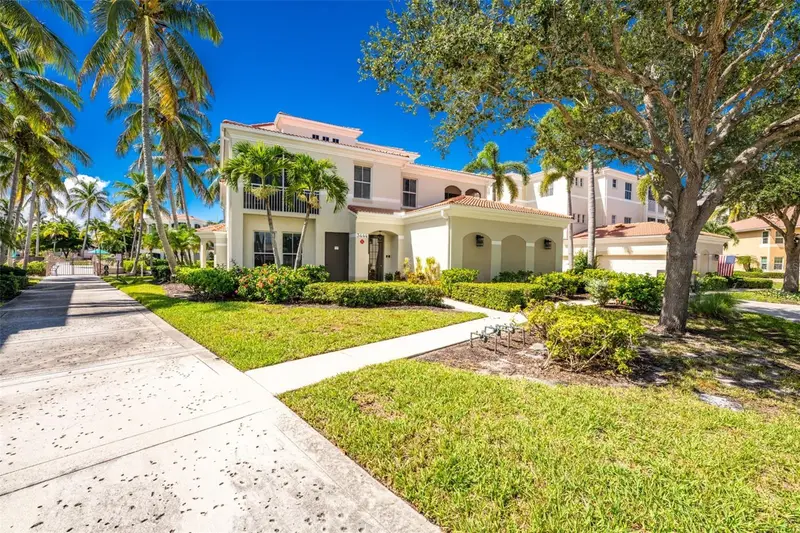 3444 Sunset Key Cir #102, FL