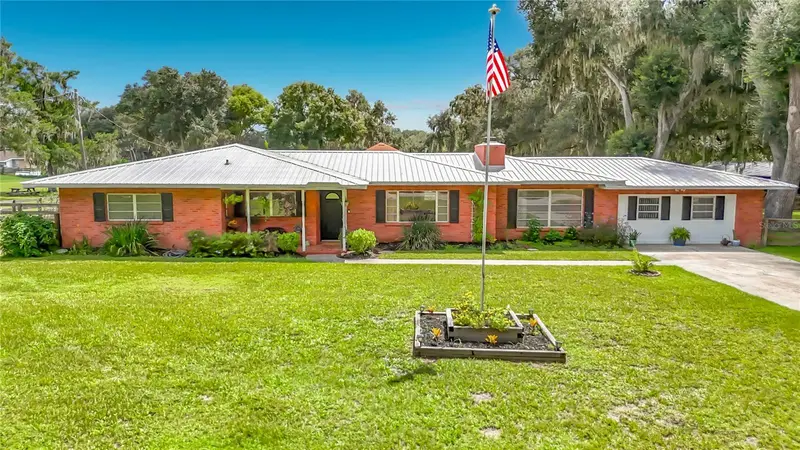 1644 W Socrum Loop Rd, FL