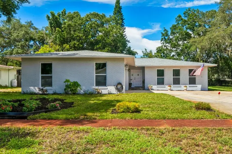 1131 Lancer Ln, FL