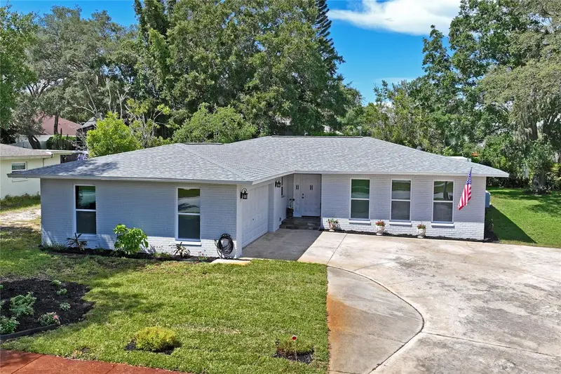 1131 Lancer Ln, FL