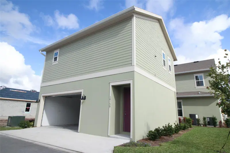 10159 Hasselmann Aly, FL