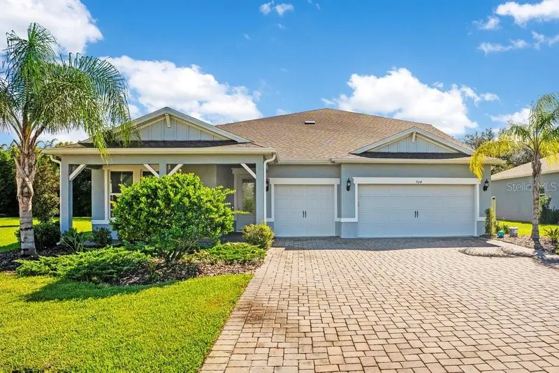 704 Fox Edge Ct, FL