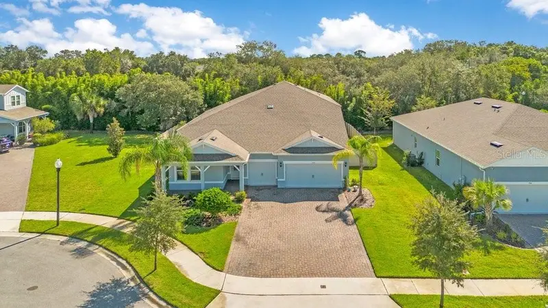 704 Fox Edge Ct, FL