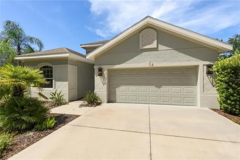 7 Oasis Cir, FL