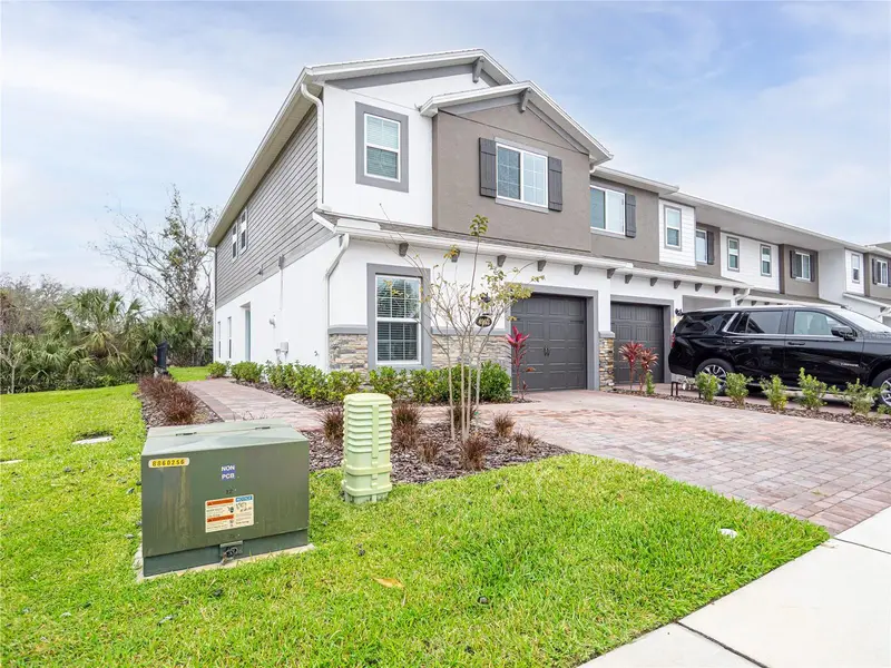 4902 Livingston Ln, FL