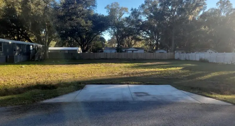 325 Donald Ln, FL