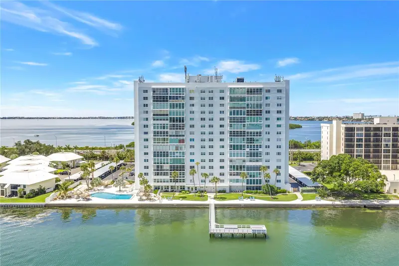 7200 Sunshine Skyway Ln S #8b, FL