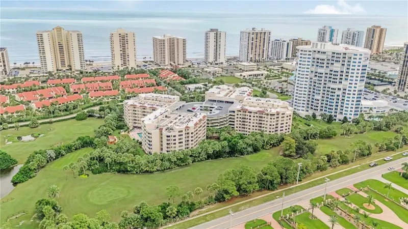 3 Oceans West Blvd #2b2, FL