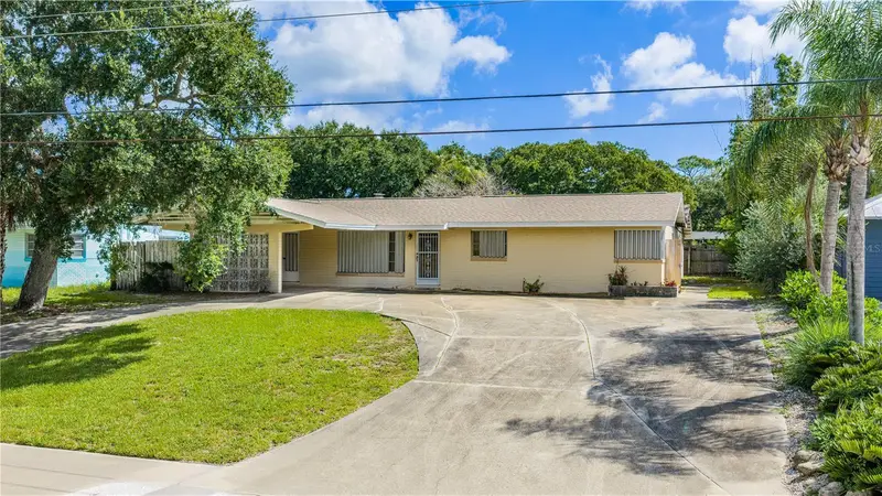 2005 Saxon Dr, FL