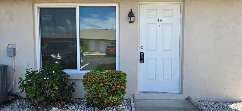 21150 Gertrude Ave #S4, FL