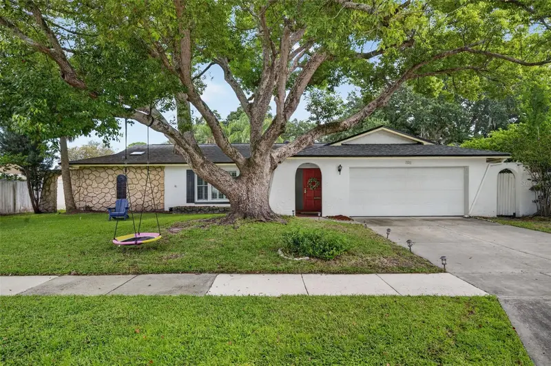 2211 King Richards Ct, FL