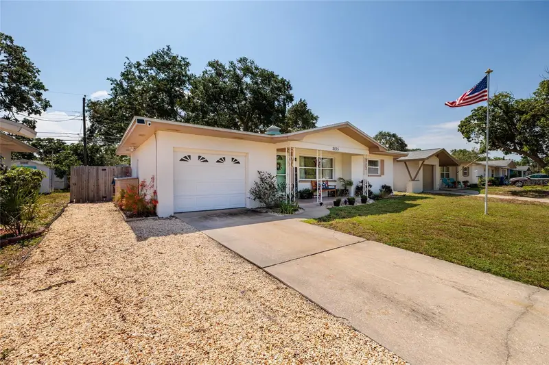 2135 Pocahontas Dr, FL