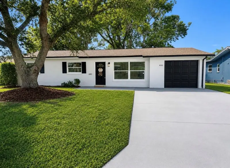 482 Oakwood Dr, FL