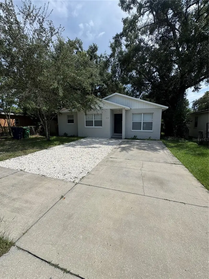 1013 E Eskimo Ave, FL