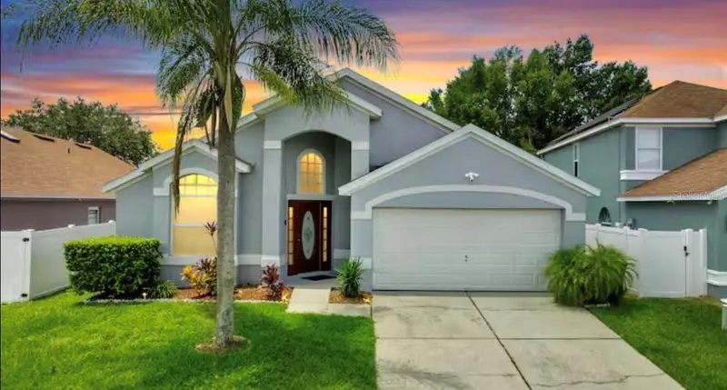 522 Rochester Loop, FL