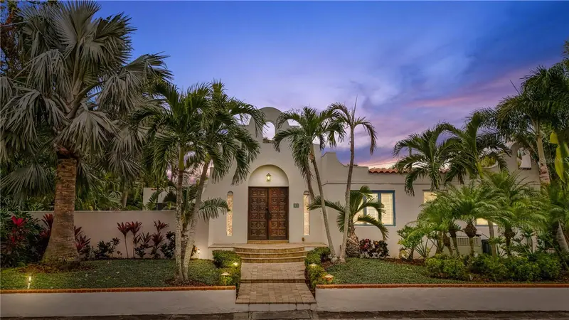 220 14th Ave N, FL