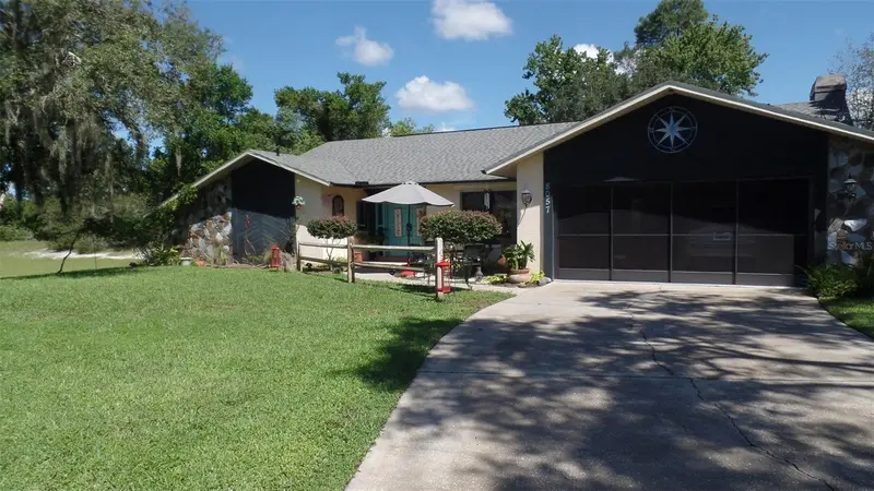8057 Delaware Dr, FL