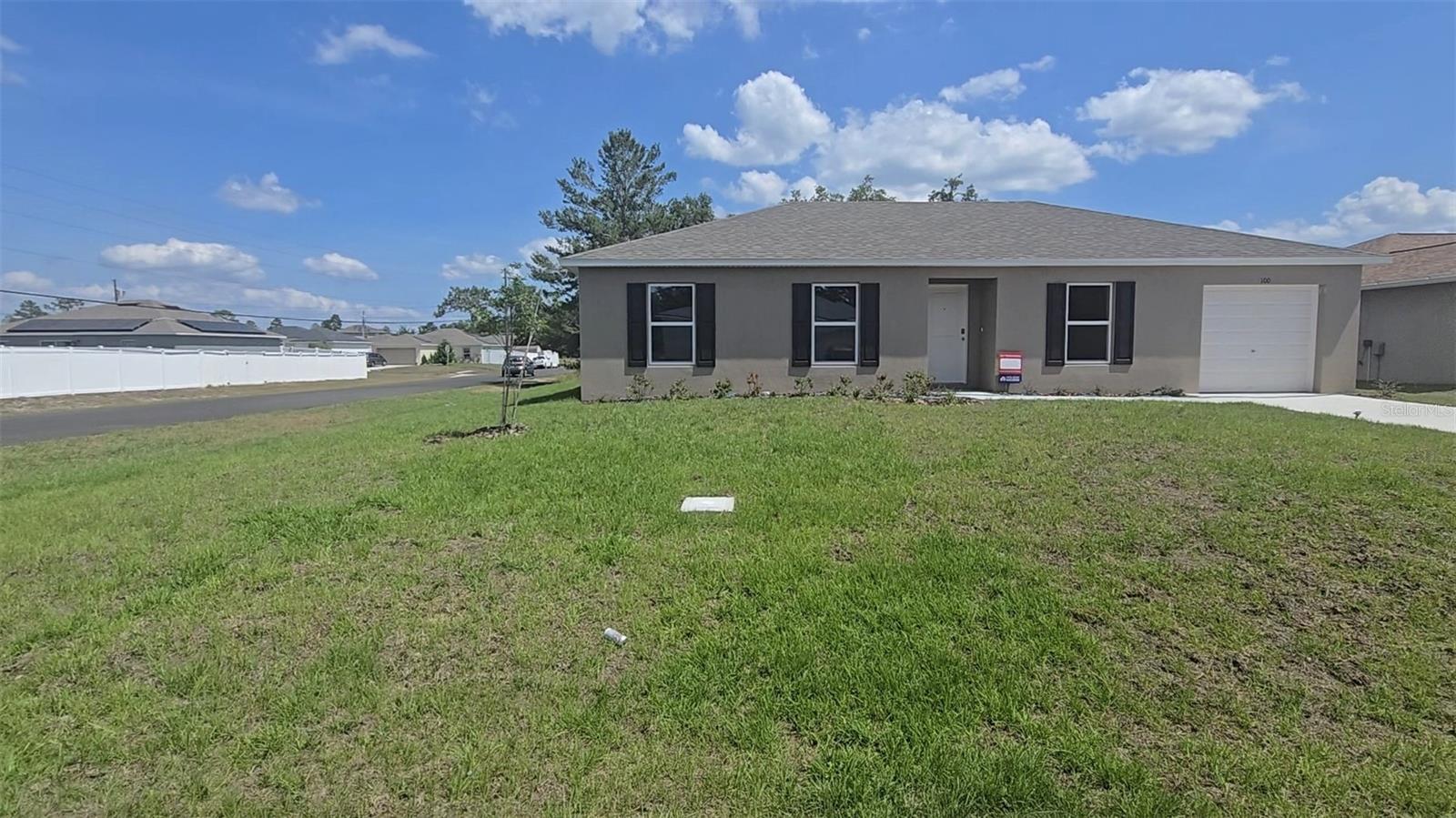 100 Willow Dr, FL