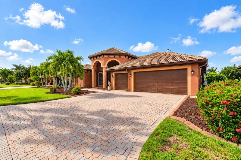 7007 74th Street Cir E, FL