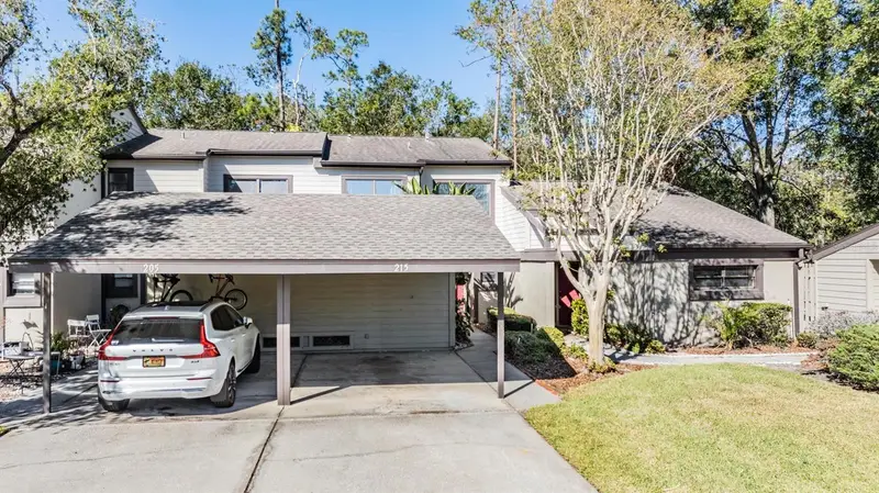 215 Woods Landing Trl, FL