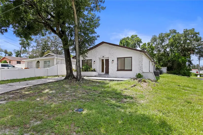 8520 N Branch Ave, FL