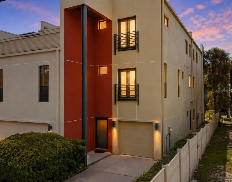 212 S Moody Ave #2, FL