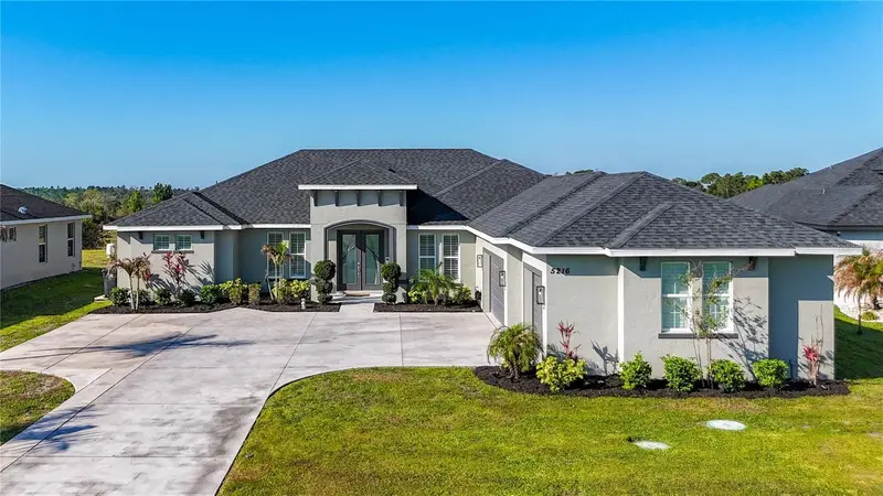 5216 Lake Venice Dr, FL
