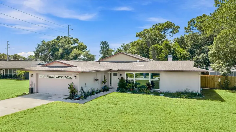 802 Embassy Rd, FL