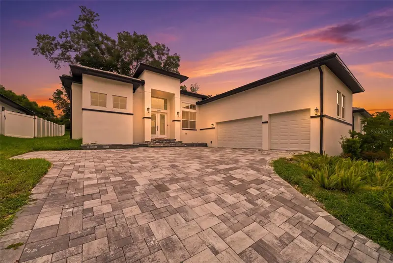 555 Sanctuary Golf Pl, FL