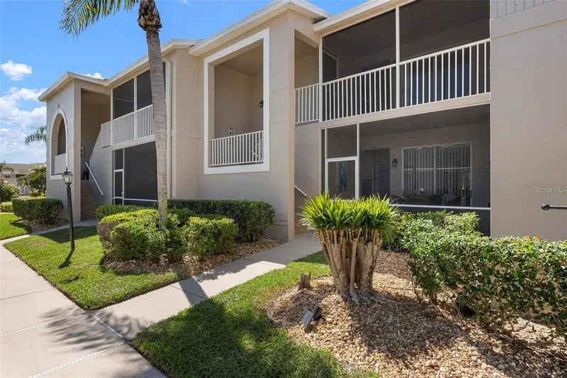 9580 High Gate Dr #1822, FL