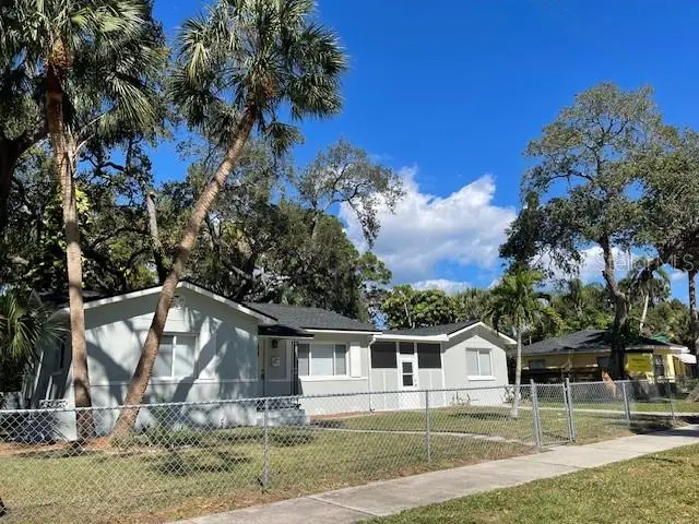 741 28th Ave S, FL